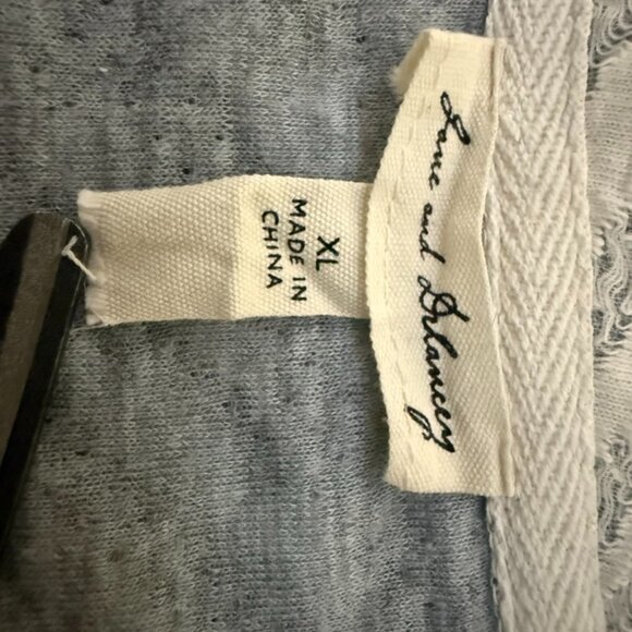 Grey and Cream Tshirt - Picture 3 of 3